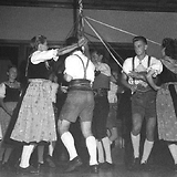 Volkstanzgruppe in Jenbach/T. (United States Information Services, August 1951)