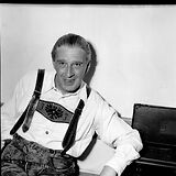 Julius Patzak am 7.8.1947 in der Garderobe des Salzburger Festspielhauses