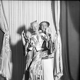 Bei der UA von P. Ábráhams Dschainah am 21.12.1935 am Theater an der Wien (mit Rosy Barsony)