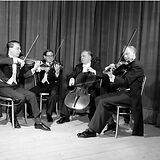 Barylli-Quartett im Josefssaal des Kosmos-Theaters 1954 (United States Information Services)