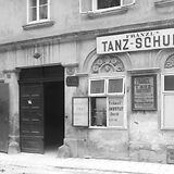 Eingang zur Tanzschule Fränzl, Franzensgasse 14 (Wien V), 1901