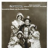 Franz Glawatsch 1916 als Hofglasermeister Tschöll in H. Bertés Operette Das Dreimäderlhaus neben Anny Rainer, Else Lord und Vally Ernst