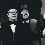 Franz Bilik und Gerhard Breyer (rechts) in Janus Tuntigams Glück und Ende oder Die Zwitter in Österreich 1975