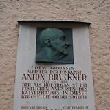 Gedenktafel an der Kirche von Bad Ischl
