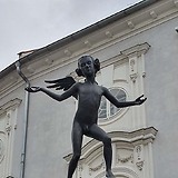 Mozart-Denkmal vor dem Redouten-Theater am Zelný trh, geschaffen von Kurt Gebauer 2006/07