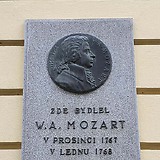 Mozart-Gedenktafel am Schrattenbach-Palais, Kobližná 4, zur Erinnerung an Mozarts Aufenthalt 1767/68