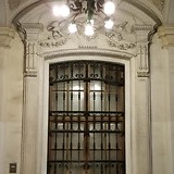 Ehemaliger Eingang zum alten Burgtheater mit Gedenktafel