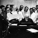 Wiener Bilder, 13.8.1933, 8 (bei Proben zu Großfürstin Alexandra, neben F. Lehár am Klavier)
