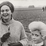 Ingrid Haebler am 18.4.1966 im Keukenhof in Lisse/NL anlässlich der Benennung einer Tulpe nach ihr
