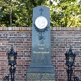 Familiengrab am Friedhof Hietzing (Wien XIII)
