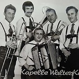 Kapelle Walter Kager (von links nach rechts: Fritz Pail, Engelbert Pignitter, Walter Kager, Rudolf Münzer, vorne Karl Christof, ca. 1972)