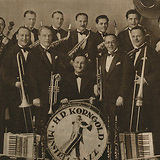 Jazzkapelle Hanns Robert Korngold, ca. 1930, H. R. Korngold in der Mitte (Radio Wien 7.8.1931, 2)