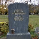 Ehrengrab von Susanne v. Almássy und Rolf Kutschera am Wiener Zentralfriedhof