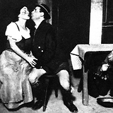 Paul Löwinger (Wiener Bilder, 10.12.1933, 10 [2. v. l.])
