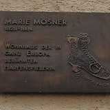 Gedenktafel am Wohnhaus von Marie Mösner in Salzburg, Getreidegasse 28