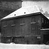 Eine besondere Pflegestätte des L. („Altwiener Selbstmordversuch“), das Tanzlokal ‚Zum Mondschein‘ auf der Wieden (Wien IV), kurz vor seinem Abriss (Wiener Bilder, 1.3.1896, 7)