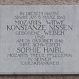 Gedenktafel am Sterbehaus Mozartplatz 8 (Salzburg)