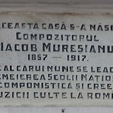 Gedenktafel am Familienwohnhaus in Braşov