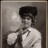 Rollenporträt, Fotografie von Ludwig Grillich. Theatermuseum Wien, Inv.-Nr. FS_PK170518alt