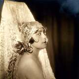 vermutlich Rollenbildnis als Mércèdes in George Bizets Carmen an der Wiener Staatsoper, um 1925