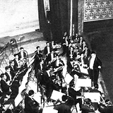 Konzert des ‚Neuen Symphonie-Orchesters‘ in Tokyo unter Leitung von P. (Wiener Bilder, 6.8.1933, 10)
