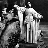 In R. StraussʼÄgyptischer Helena bei den Salzburger Festspielen 1933 (Wiener Bilder 27.8.1933, 1)