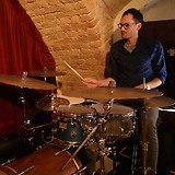 Sebastian Simsa im babü Wolkersdorf mit Simsa Fünf, 22.9.2022