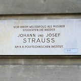 Gedenktafel an der Stelle des Geburtshauses (Mariahilfer Straße 71A, Wien VI)