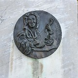Detail des Denkmals von Gianni Arico am Rooseveltplatz (Wien IX)
