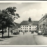 Hauptplatz, Blick von Süden gegen die ehemalige Herzogsburg (Postkarte, 1937)
