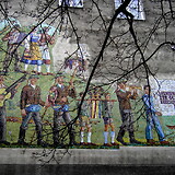 Georg Samwald, Weinhüterzug, Mosaikwandbild (1955/57). Gemeindebau Sieveringerstraße 163 (Wien XIX)