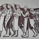 Hildegard Kraupa, Weinhütereinzug, Sgraffito-Wandbild (1959/60). Gemeindebau Arnethgasse 95–99 (Wien XVI)