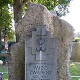 Grab von Mizzi Zwerenz auf dem Friedhof Hietzing